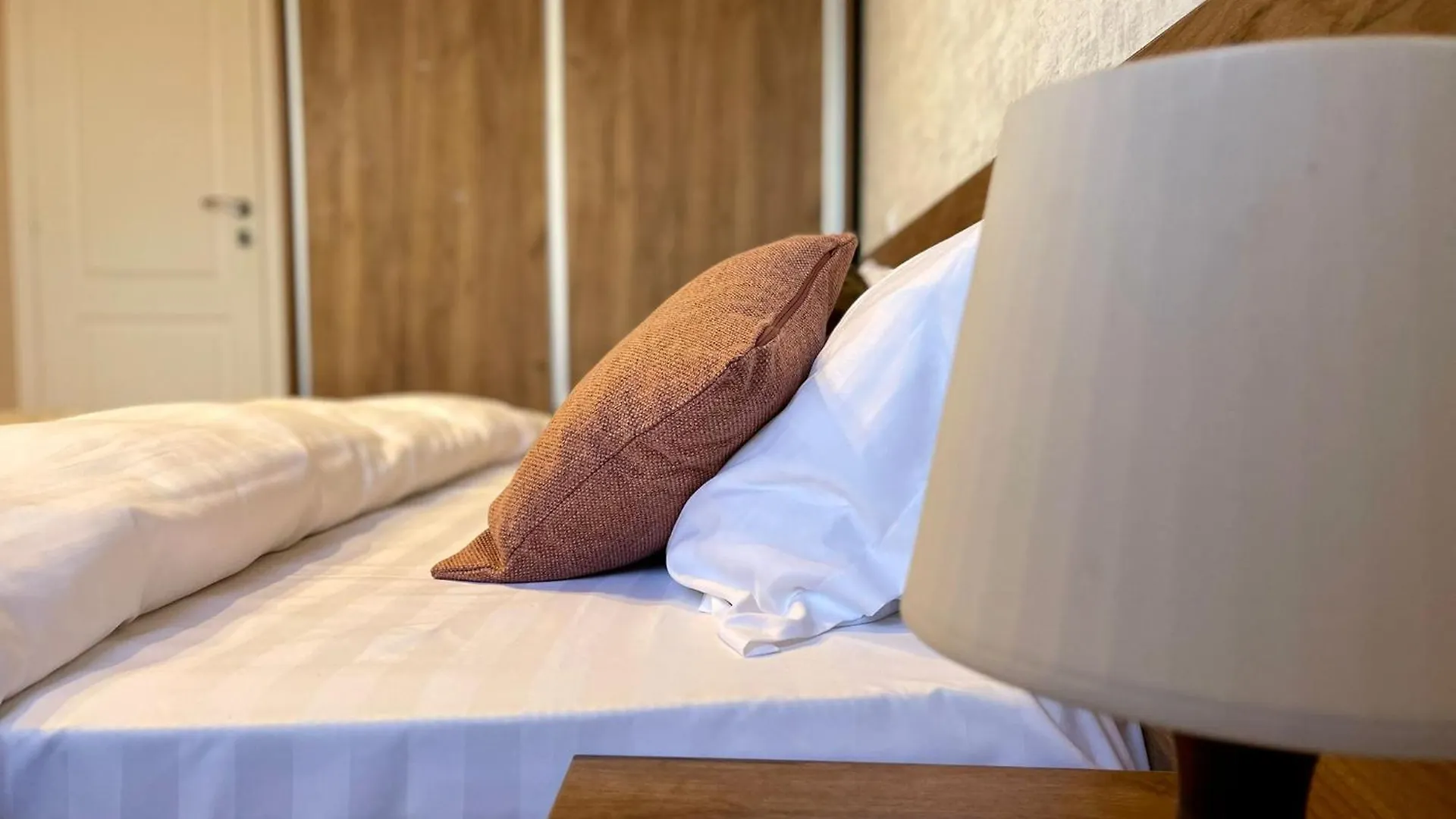 Old Town Happiness Apartment Bucharest
