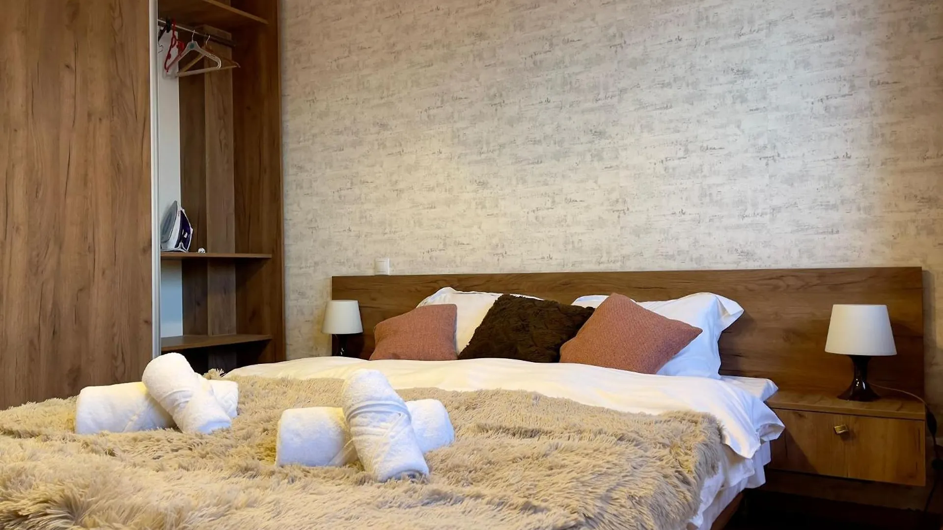 Old Town Happiness Apartment Bucharest