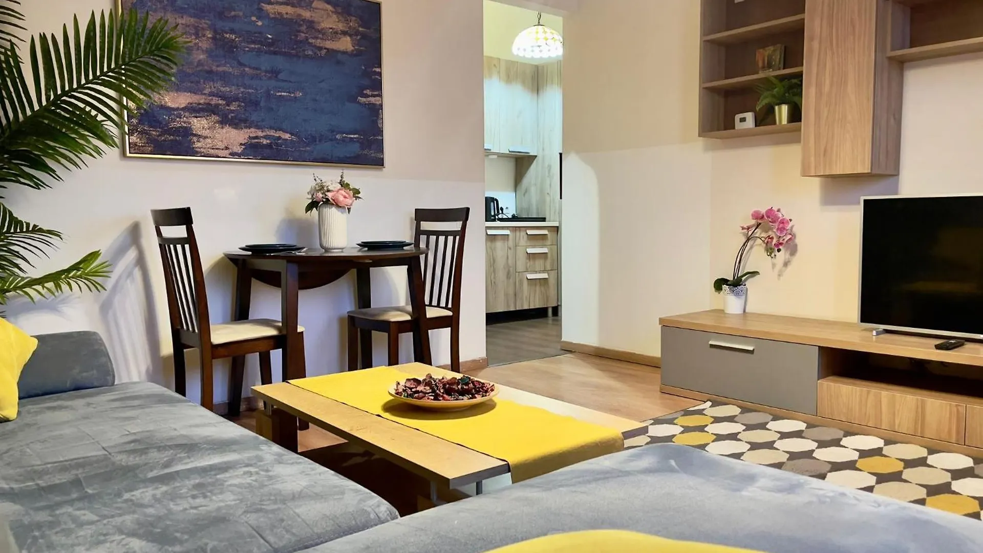 Old Town Happiness Apartment Bucharest
